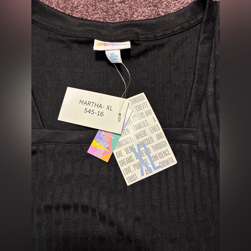 LuLaRoe Black Textured Short Sleeve Top - Picture 3 of 3